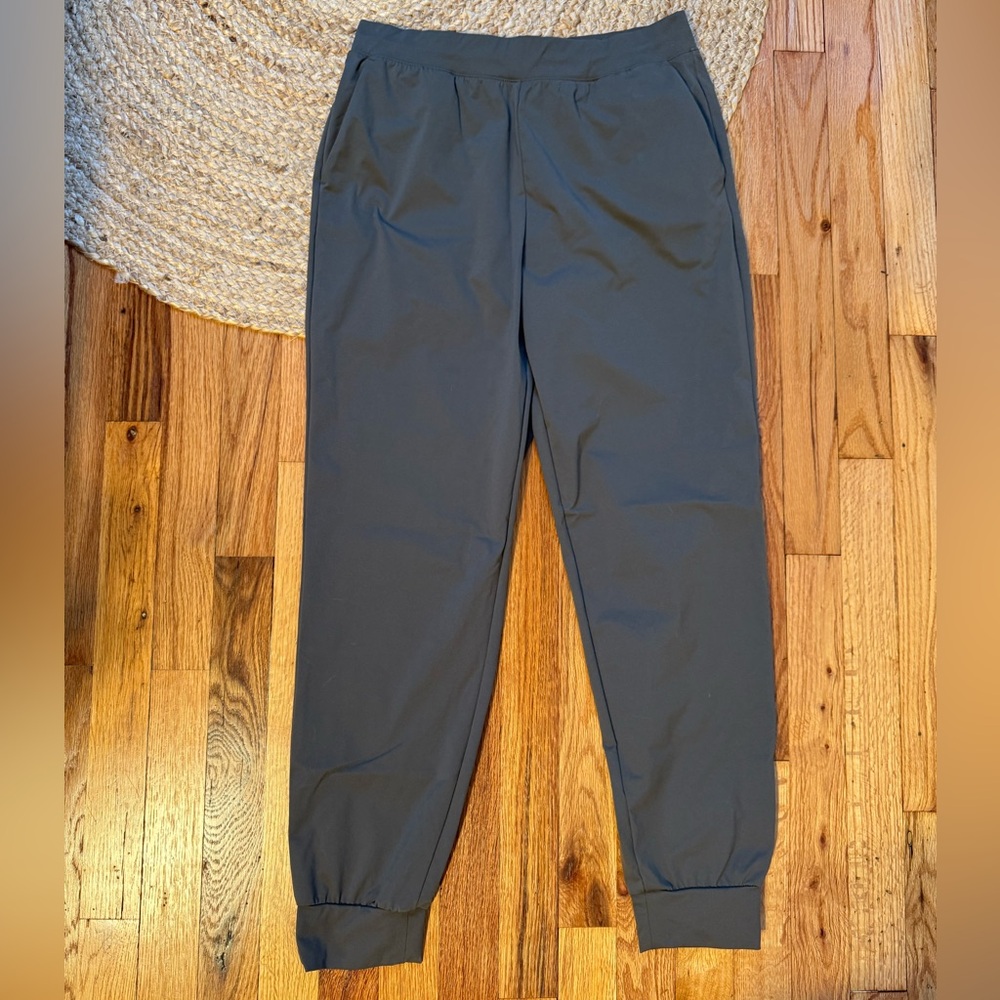 EUC Uniqlo AIRism Green Joggers (M)